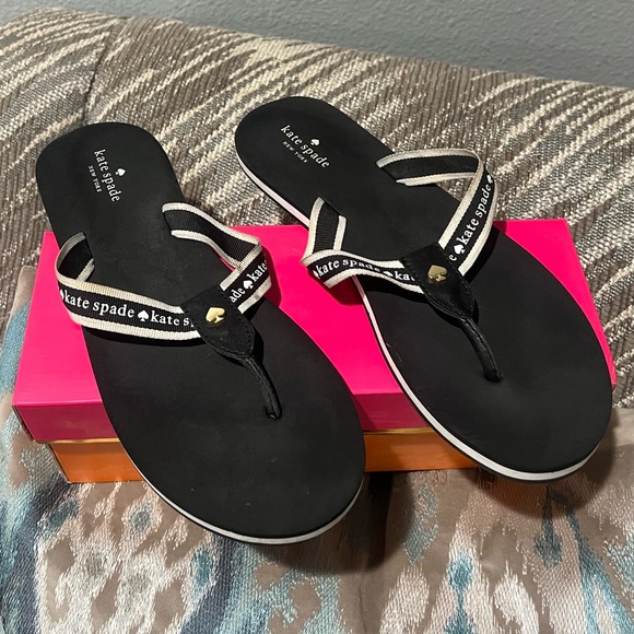 Kate Spade Black and White Flip Flops - 9 - Picture 1 of 6